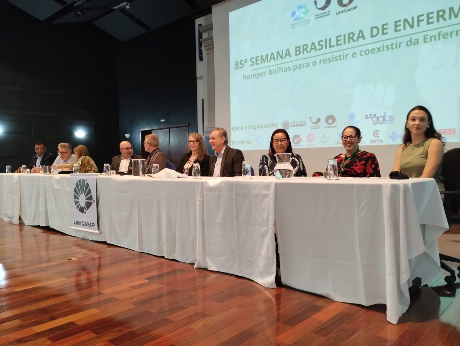 Presidenta da FNE compõe Mesa de Abertura da 85ª Semana Brasileira de Enfermagem