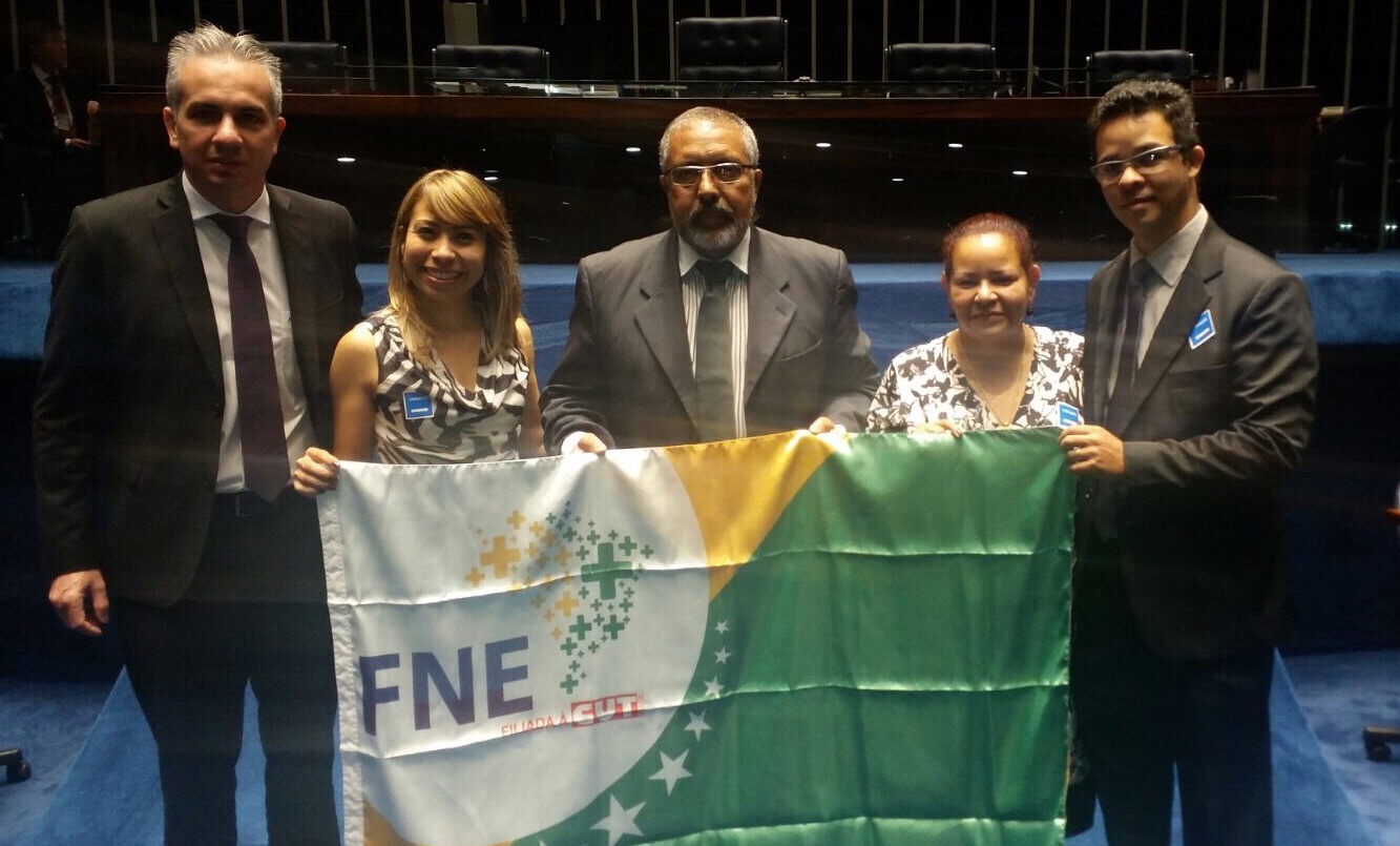 FNE debate com senador Paulo Paim sobre terceirização e negociação coletiva