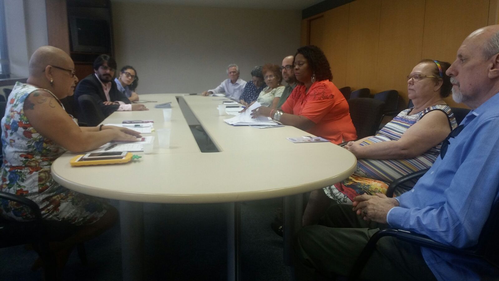 Reunião debate projeto de lei dos cuidadores de idosos