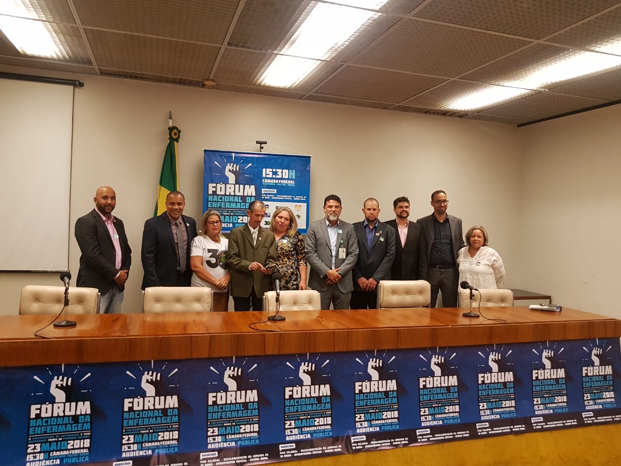 Fórum Nacional reúne enfermeiros, técnicos e auxiliares de Enfermagem