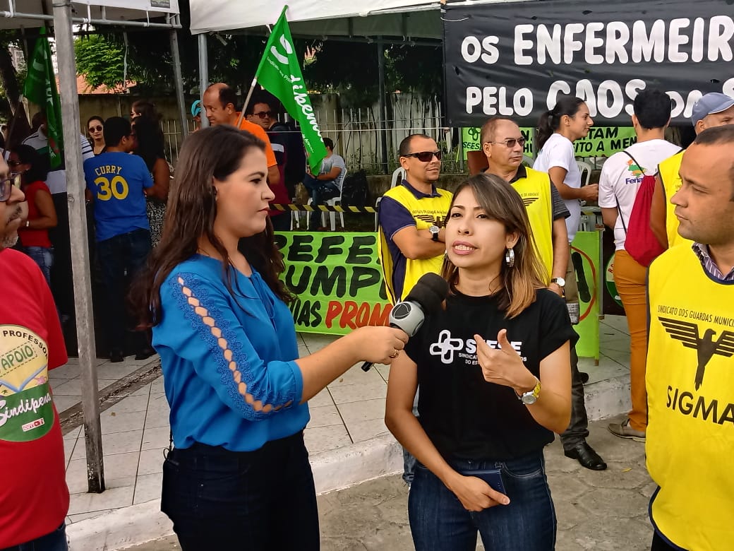 Enfermeiros, trabalhadores da saúde, educação e segurança realizam protesto na PMA
