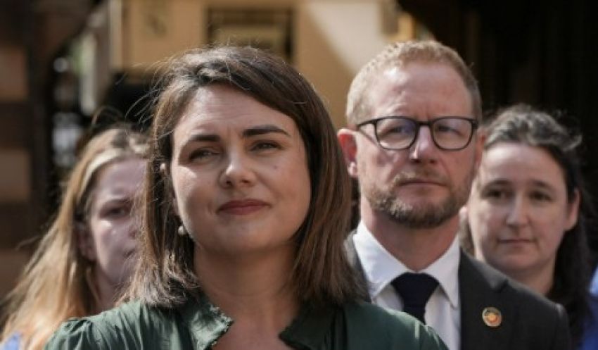 Enfermeiros de NSW comemoram a devolução do Hospital Northern Beaches ao setor público